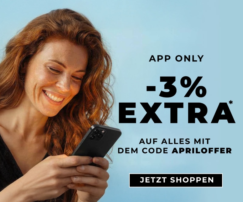 Frau mit Smartphone, App‑Only‑Aktion: extra 3 % Rabatt mit Code APRILIOFFER
